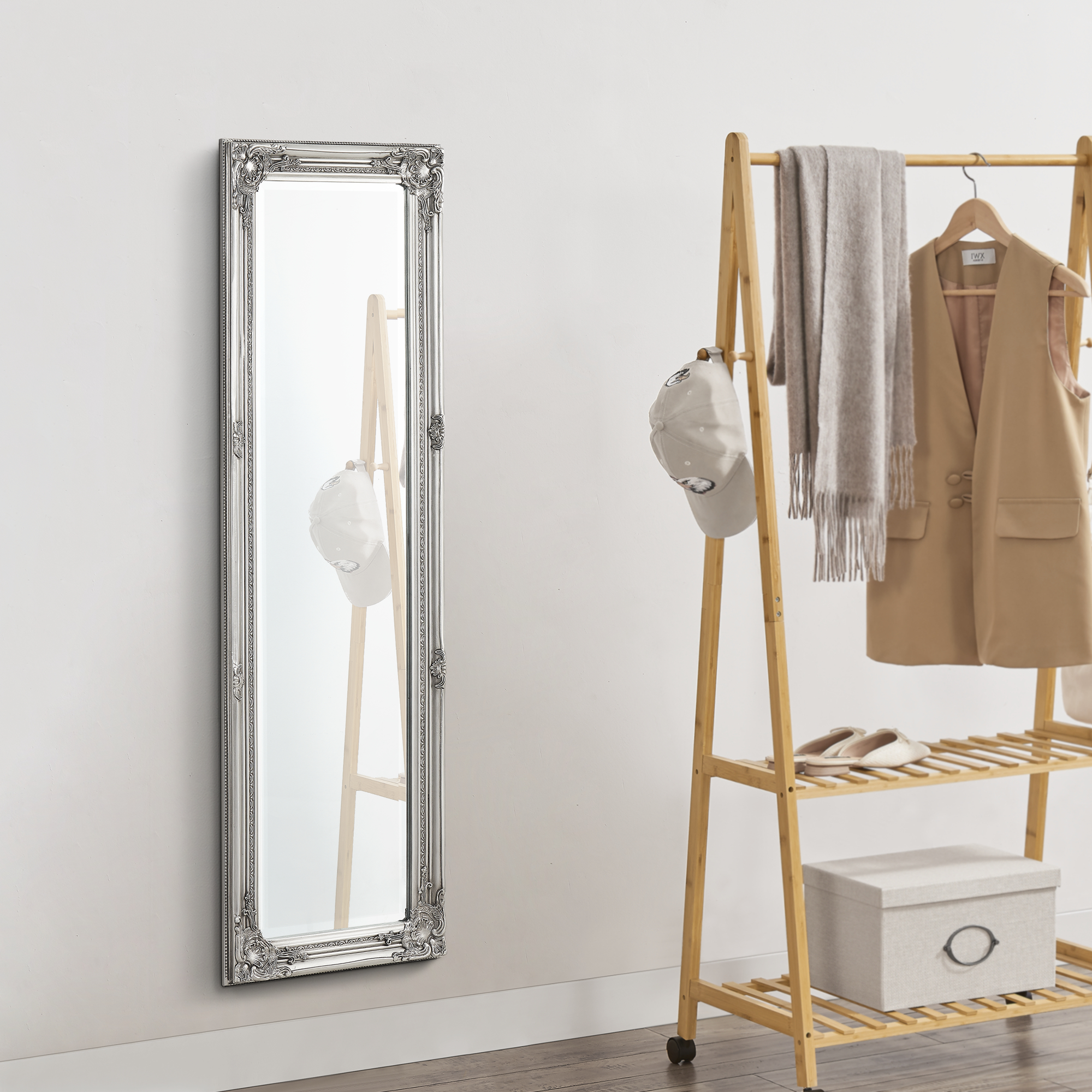 Specchio da Parete Livorno Stile Barocco Montaggio Verticale o Orizzontale 132x42 cm Argentato [en.casa]