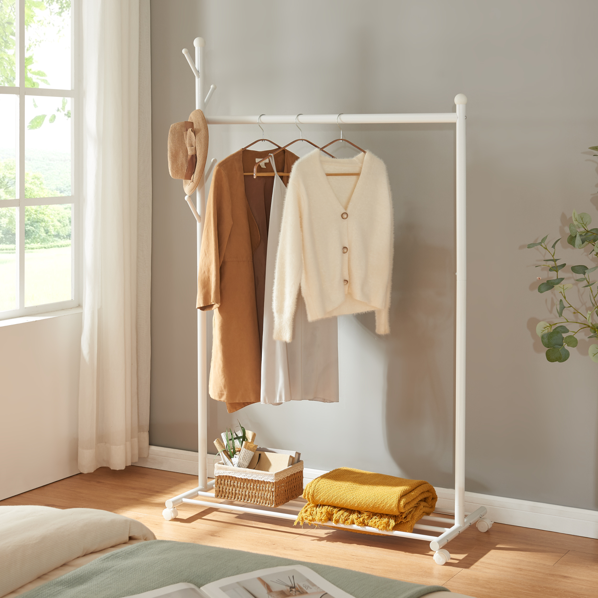 Stand Appendiabiti Snåsa con Rotelle 170x105x43 cm Metallo Bianco [en.casa]