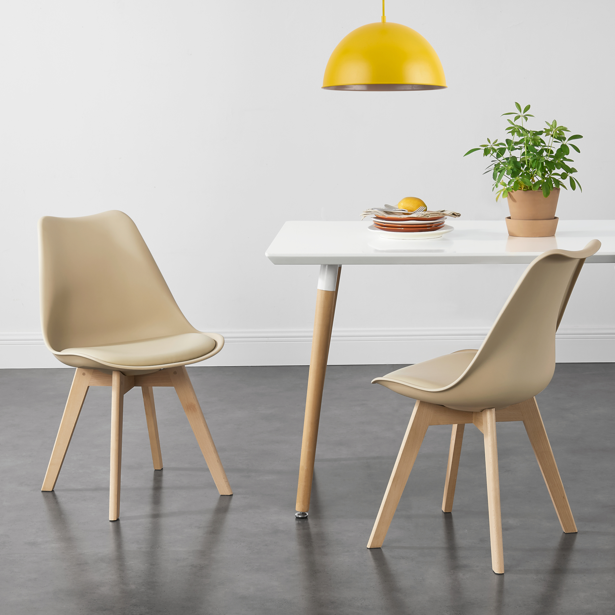 Set Fläten di 2 Sedie da Sala con Seduta Imbottita Rivestimento in Similpelle Beige [en.casa]
