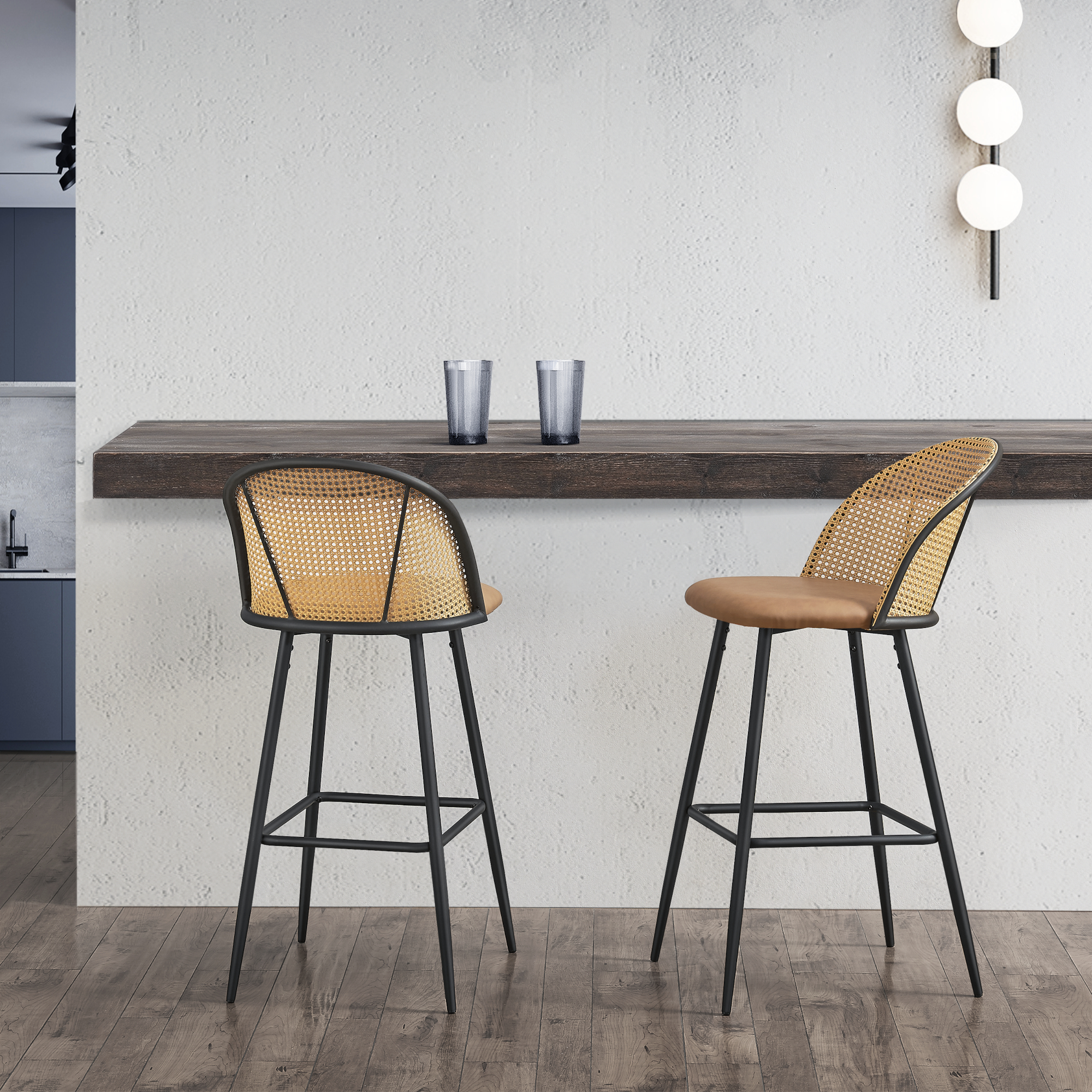 Set 'Gausdal' 2 Sgabelli da Bar Similpelle con Schienale in Rattan [en.casa]